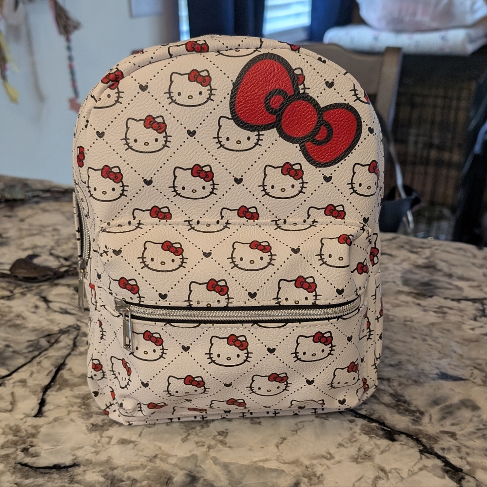 🆕 Hello Kitty Red Bow Backpack 🎒